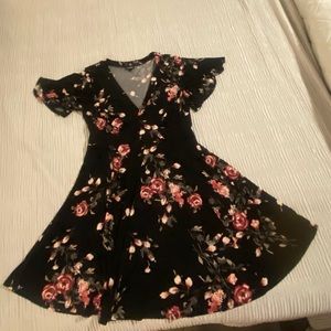 Torrid size  1 one flutter sleeve wrap dress